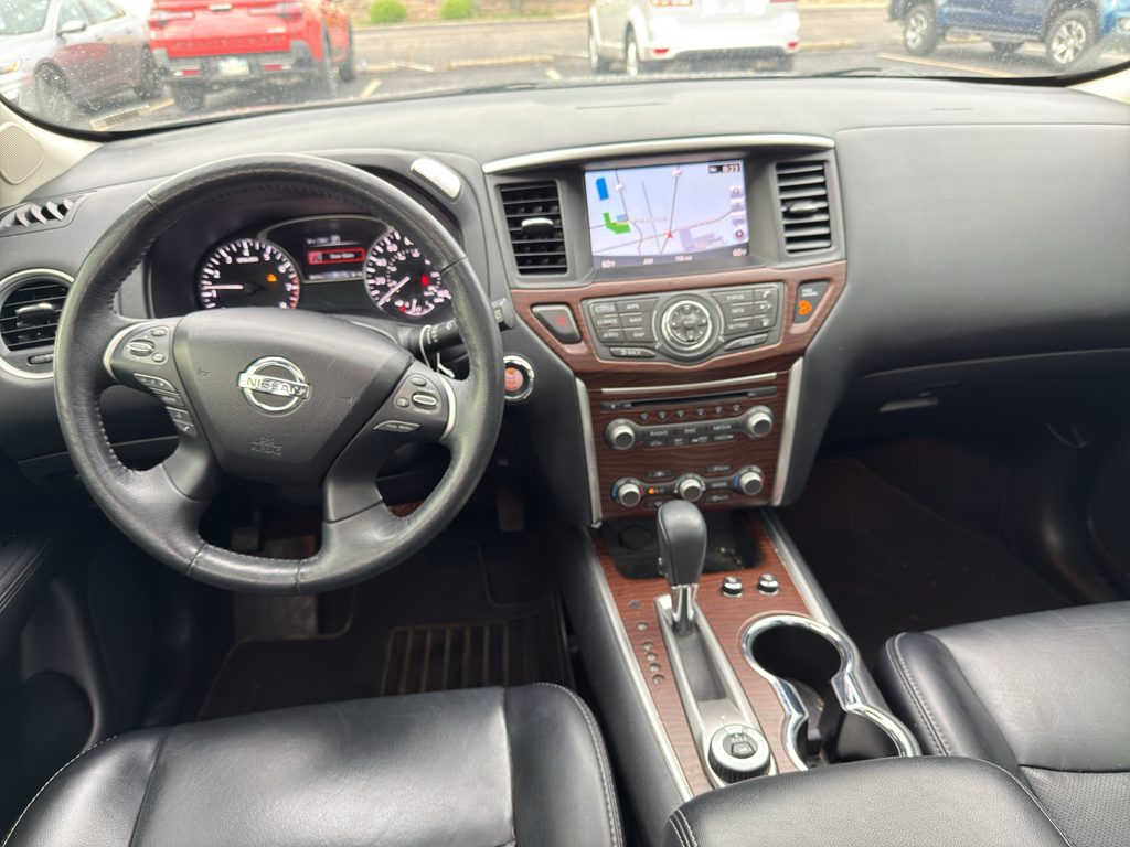 View vehicle photo 5