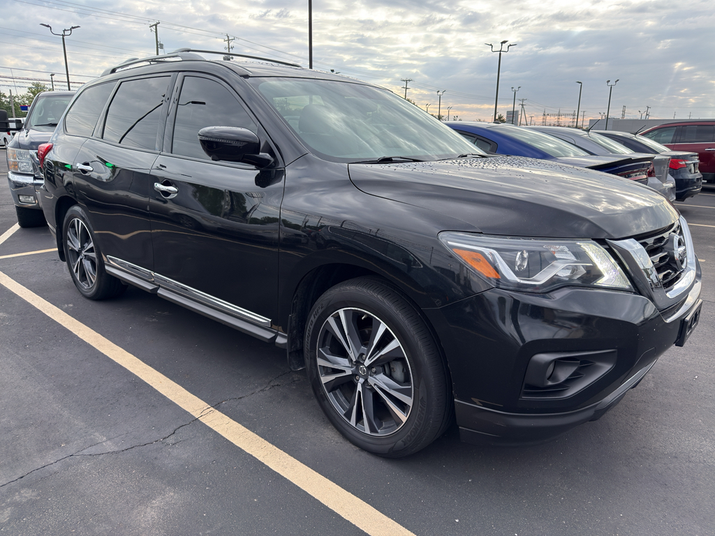 View vehicle photo 2