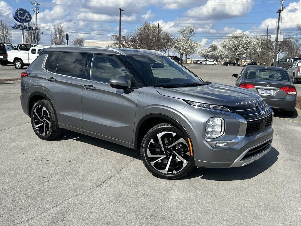 2022 Mitsubishi Outlander SEL FWD