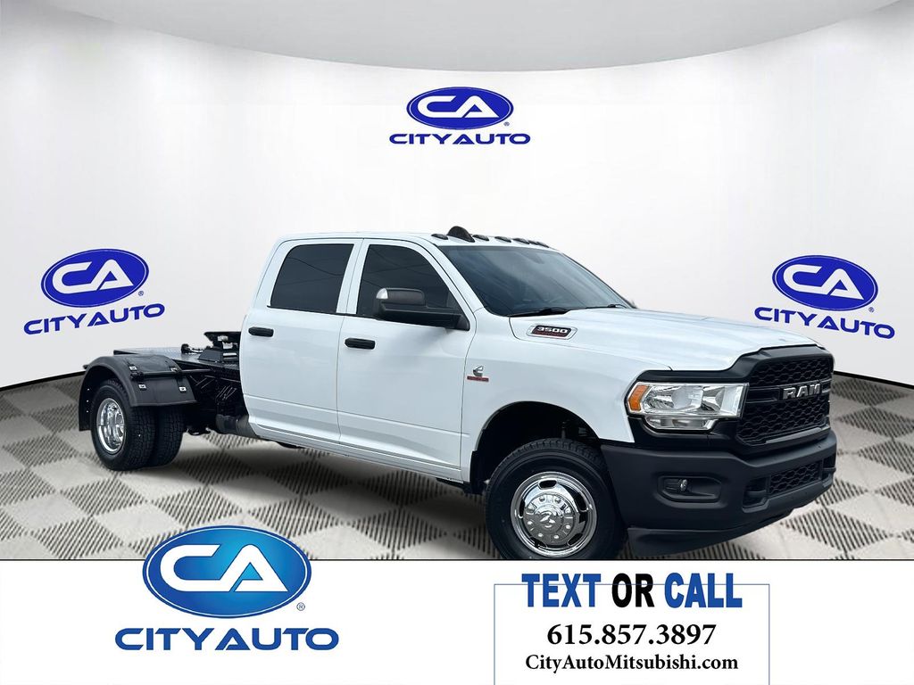 Bright White Clearcoat 2022 RAM 3500 Chassis Tradesman Crew Cab DRW 4WD Pickup Truck Four-Wheel Drive 6-Speed Automatic