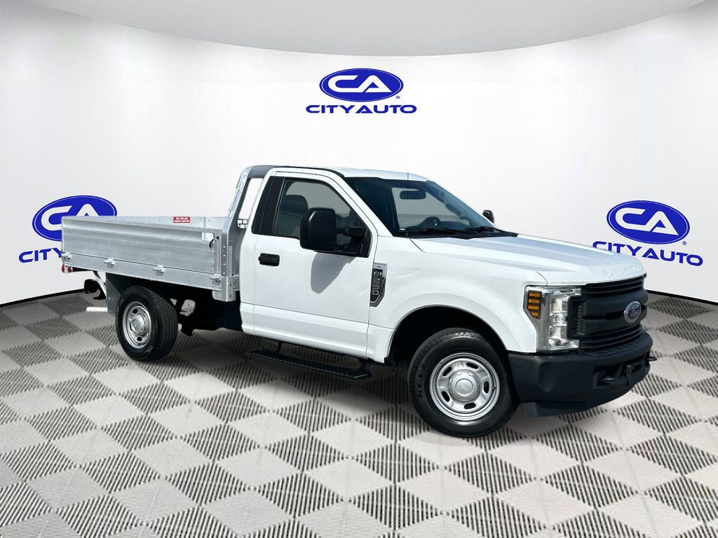 Oxford White 2019 Ford F-250 Super Duty Pickup Truck 4X2 6-Speed Automatic
