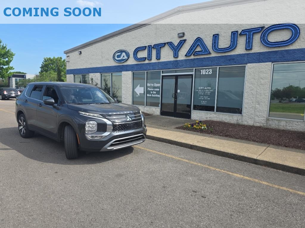 Gray 2025 Mitsubishi Outlander SE FWD SUV / Crossover Front-Wheel Drive Continuously Variable Transmission