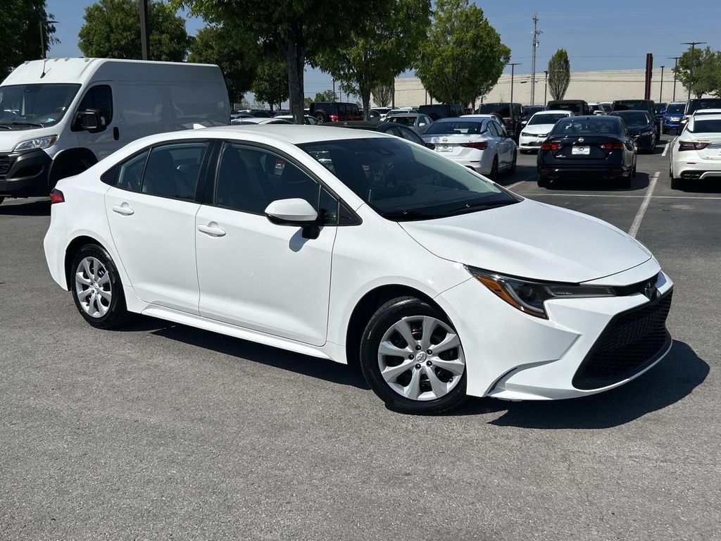 Super White 2020 Toyota Corolla LE FWD Sedan Front-Wheel Drive Continuously Variable Transmission