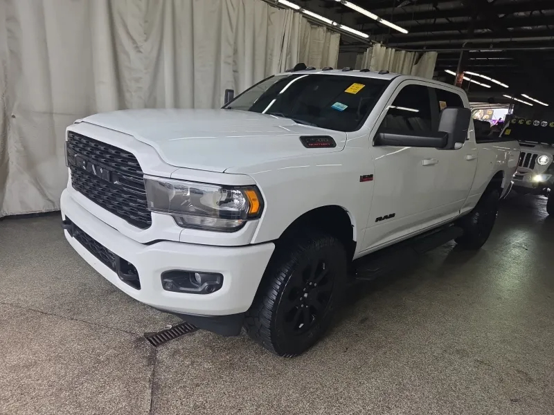 Bright White Clearcoat 2022 RAM 2500 Big Horn Crew Cab 4WD Pickup Truck Four-Wheel Drive 8-Speed Automatic