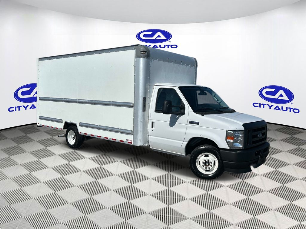 Oxford White 2022 Ford E-Series Chassis E-350 SD Cutaway SB RWD Pickup Truck Rear-Wheel Drive 6-Speed Automatic