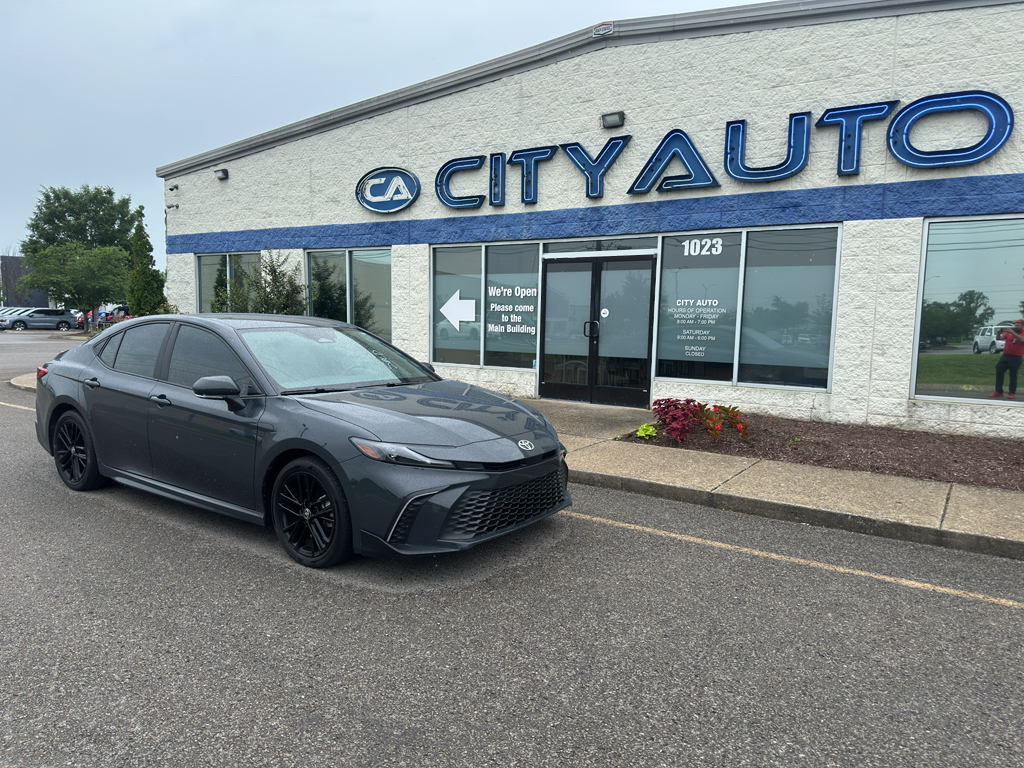 Underground 2025 Toyota Camry SE FWD Sedan Front-Wheel Drive Continuously Variable Transmission