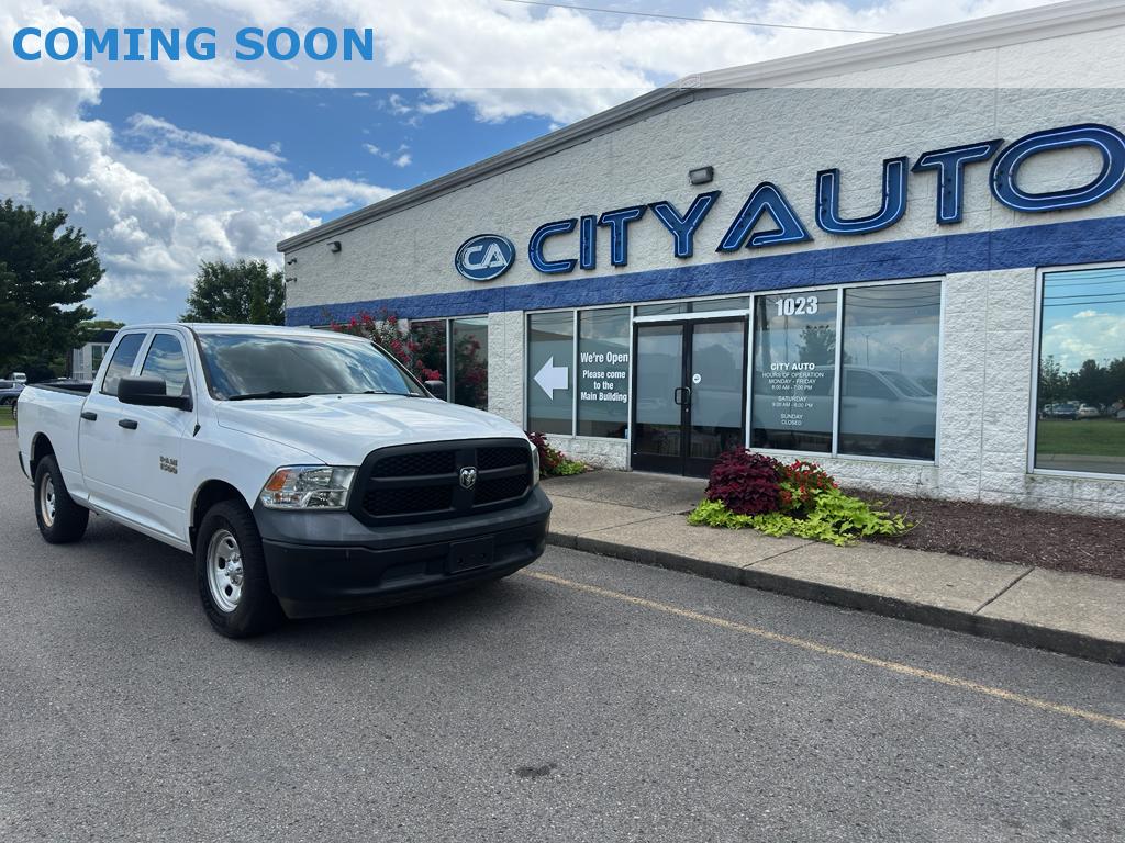 Bright White Clearcoat 2018 RAM 1500 Pickup Truck 4X2 8-Speed Automatic