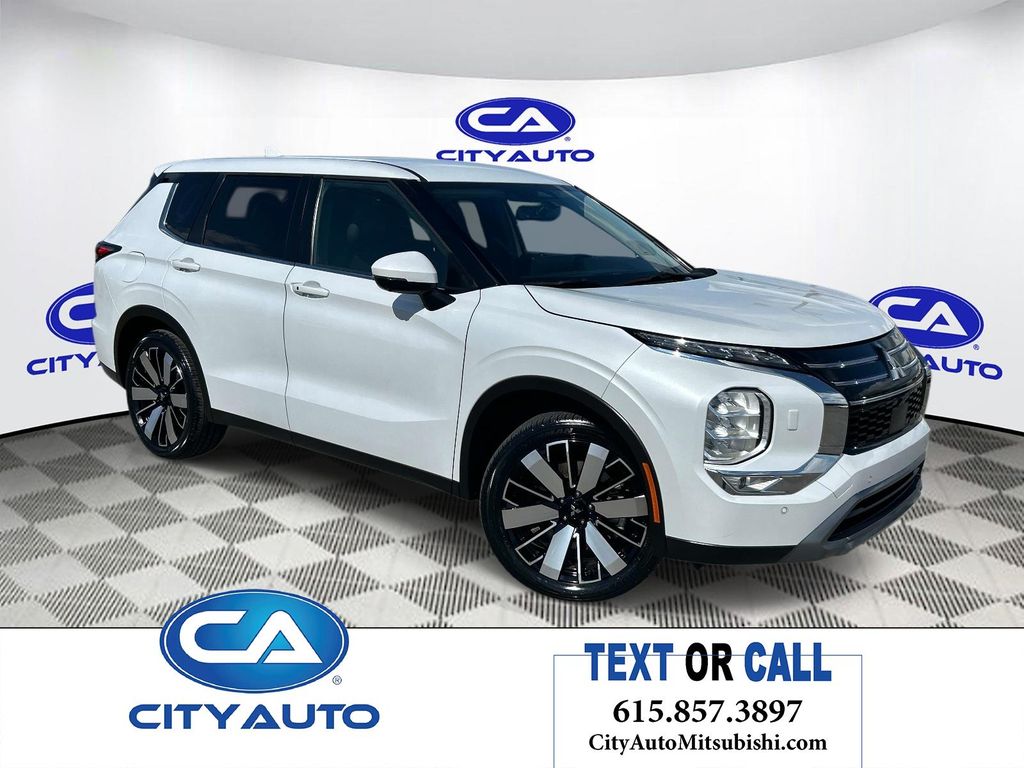 White Diamond 2025 Mitsubishi Outlander SUV / Crossover Front-Wheel Drive Continuously Variable Transmission
