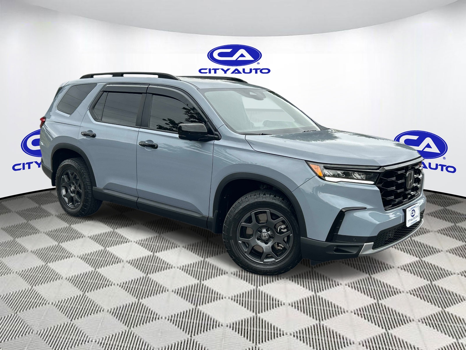 Sonic Gray Pearl 2025 Honda Pilot SUV / Crossover All-Wheel Drive Automatic