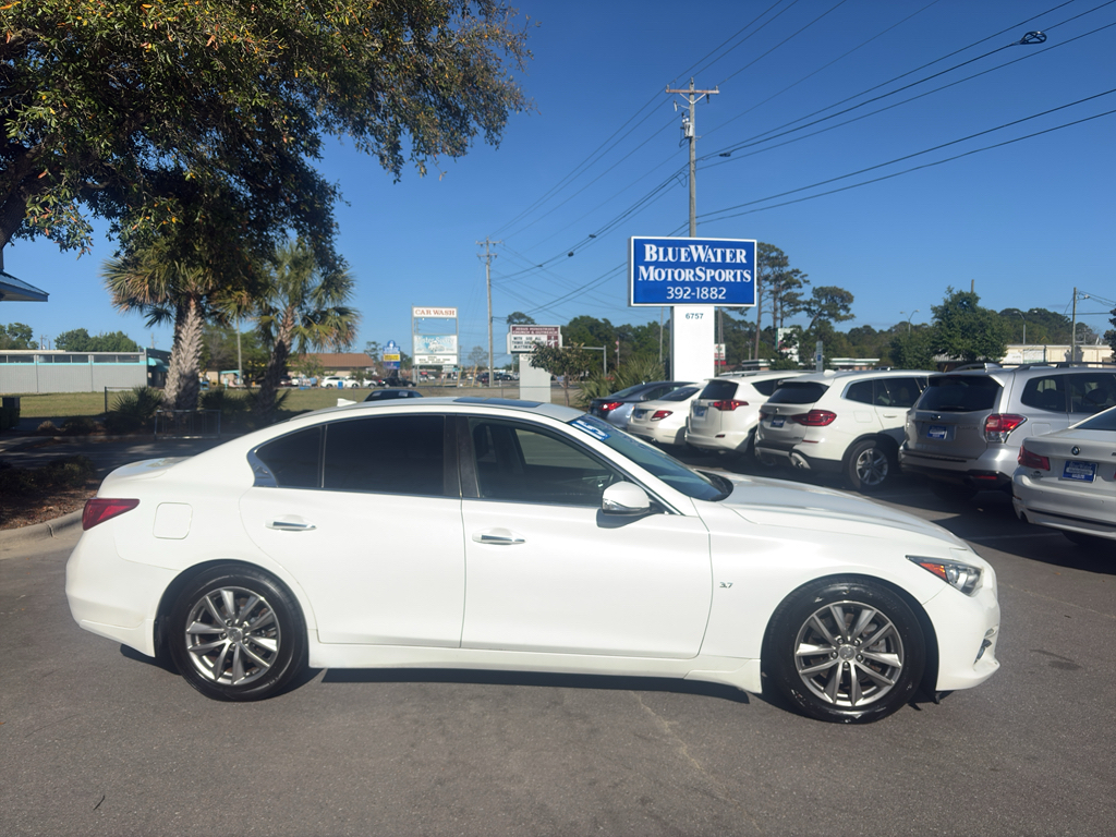 2015 INFINITI Q50 3.7 Sport RWD