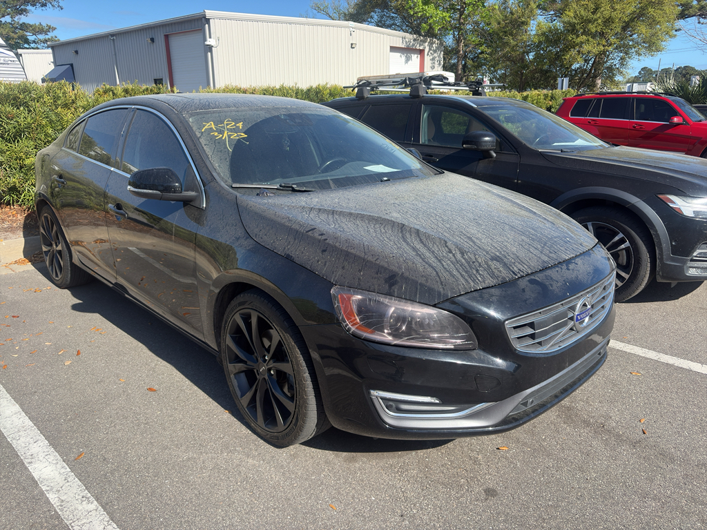 Onyx Black Metallic 2016 Volvo S60 T5 Inscription Platinum Drive-E Sedan Front-Wheel Drive 8-Speed Automatic