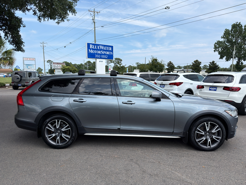 Gray (Osmium Grey Metallic) 2017 Volvo V90 Cross Country T6 AWD Wagon All-Wheel Drive 8-Speed Automatic