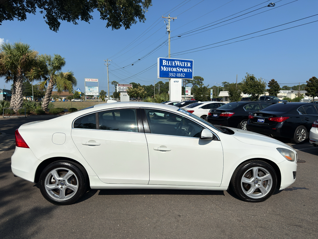 Ice White 2013 Volvo S60 Sedan Front-Wheel Drive 6-Speed Automatic