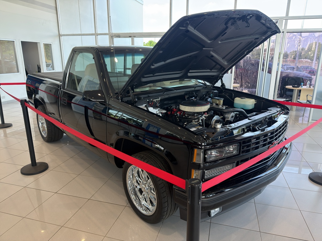 Black 1990 Chevrolet C/K 1500 454SS RWD Pickup Truck Rear-Wheel Drive