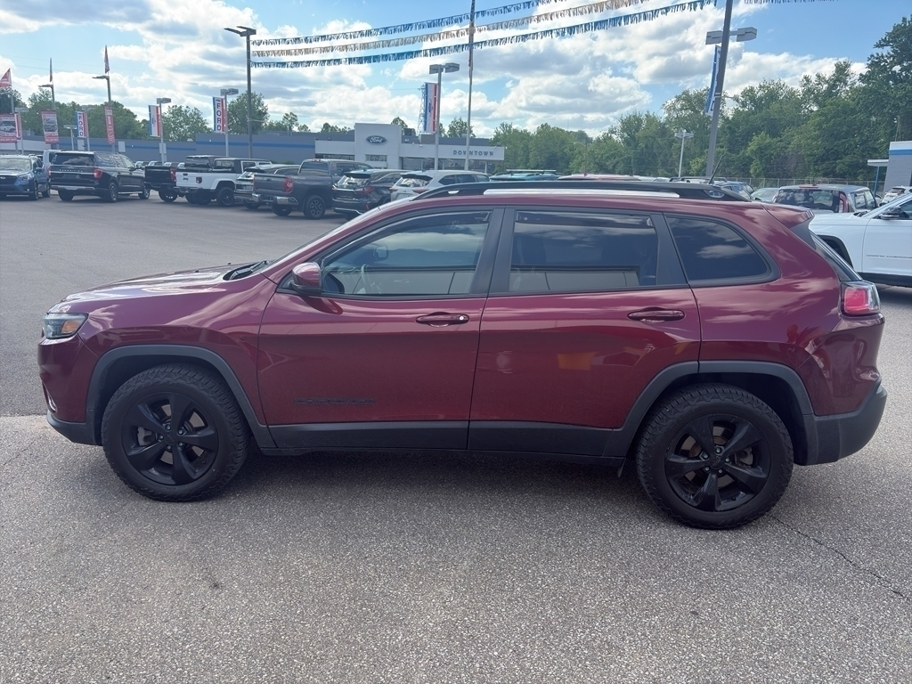 View vehicle photo 4