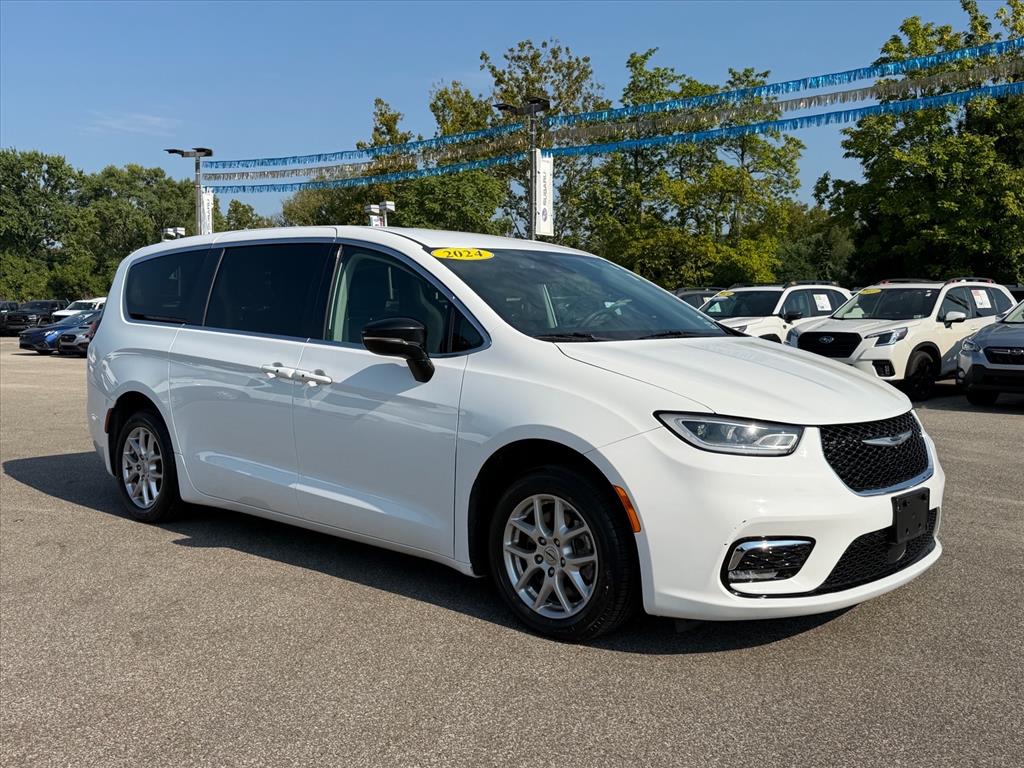  2024 Chrysler Pacifica Touring L FWD   