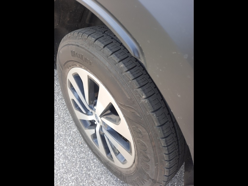 View vehicle photo 2