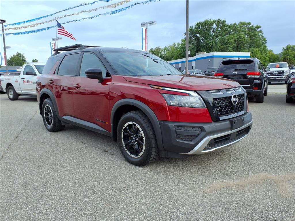 Red (Scarlet Ember Tintcoat/Super Black) 2024 Nissan Pathfinder SUV / Crossover All-Wheel Drive 9-Speed Automatic