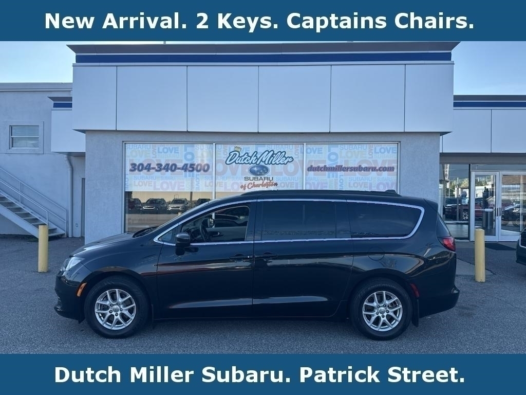 Brilliant Black Crystal Pearlcoat 2020 Chrysler Voyager Minivan Front-Wheel Drive 9-Speed Automatic