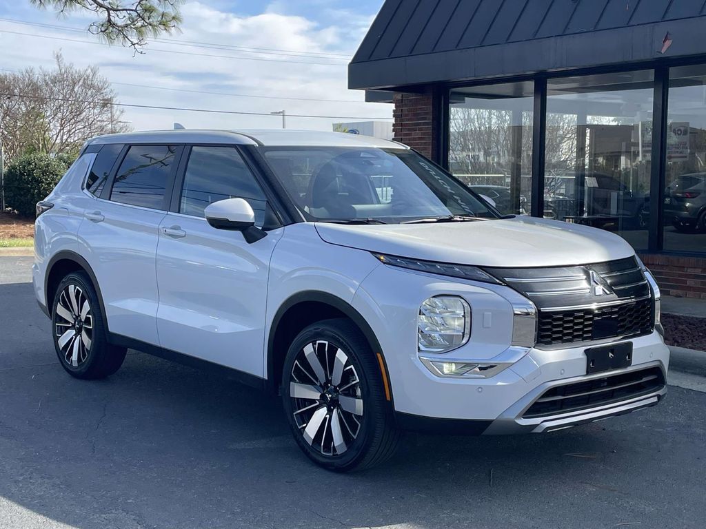 2025 Mitsubishi Outlander SE FWD