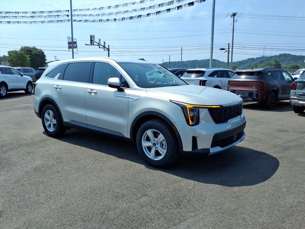 White (IVORY SILVER) 2026 Kia Sorento SUV / Crossover Front-Wheel Drive 8-Speed Automatic