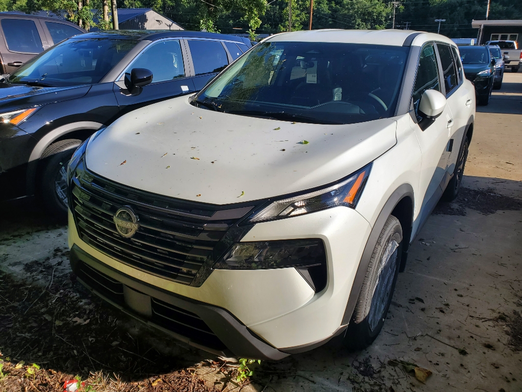 Everest White Pearl Tricoat 2026 Nissan Rogue SUV / Crossover All-Wheel Drive Continuously Variable Transmission