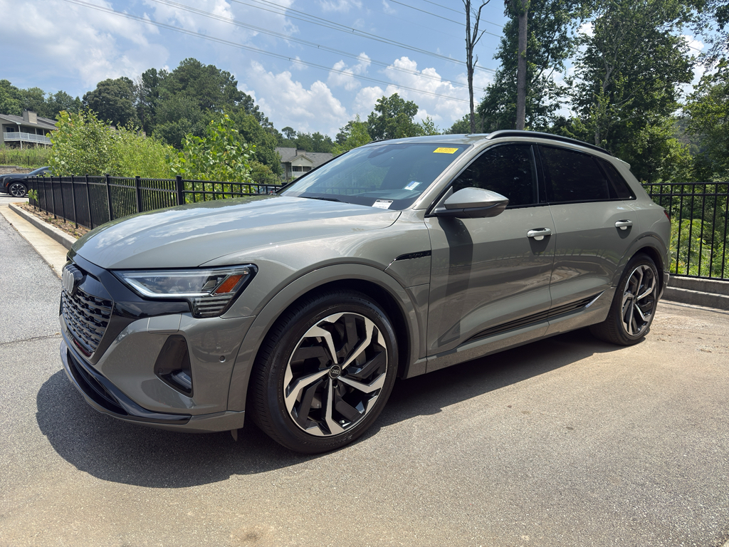 2024 Audi Q8 e-tron quattro Prestige AWD