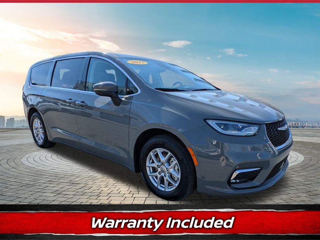 2023 Chrysler Pacifica Touring L FWD
