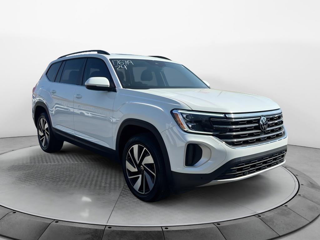 2024 Volkswagen Atlas SE FWD with Technology