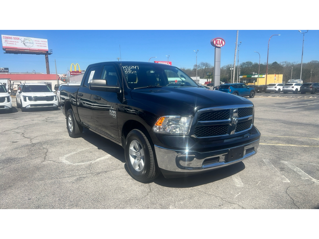 2023 RAM 1500 Classic SLT Crew Cab 4WD