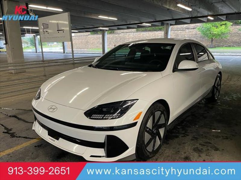 2025 Hyundai Ioniq 6 SE RWD