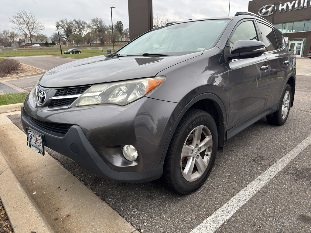 Magnetic Gray Pearl 2013 Toyota RAV4 XLE AWD SUV / Crossover All-Wheel Drive 6-Speed Automatic