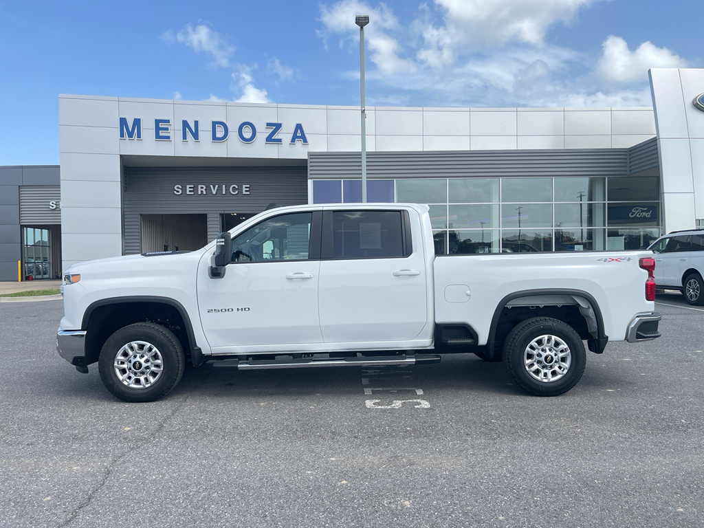 Summit White 2025 Chevrolet Silverado 2500HD Pickup Truck Four-Wheel Drive Automatic