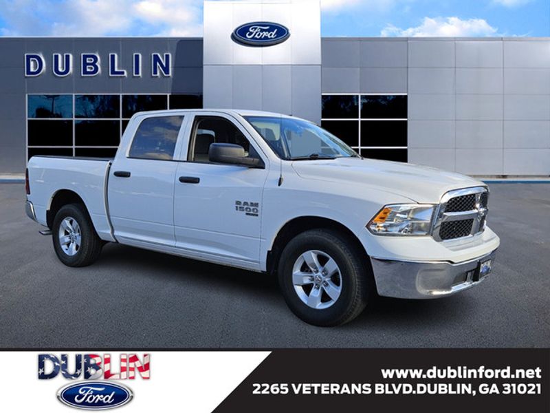 2022 RAM 1500 Classic SLT Crew Cab RWD