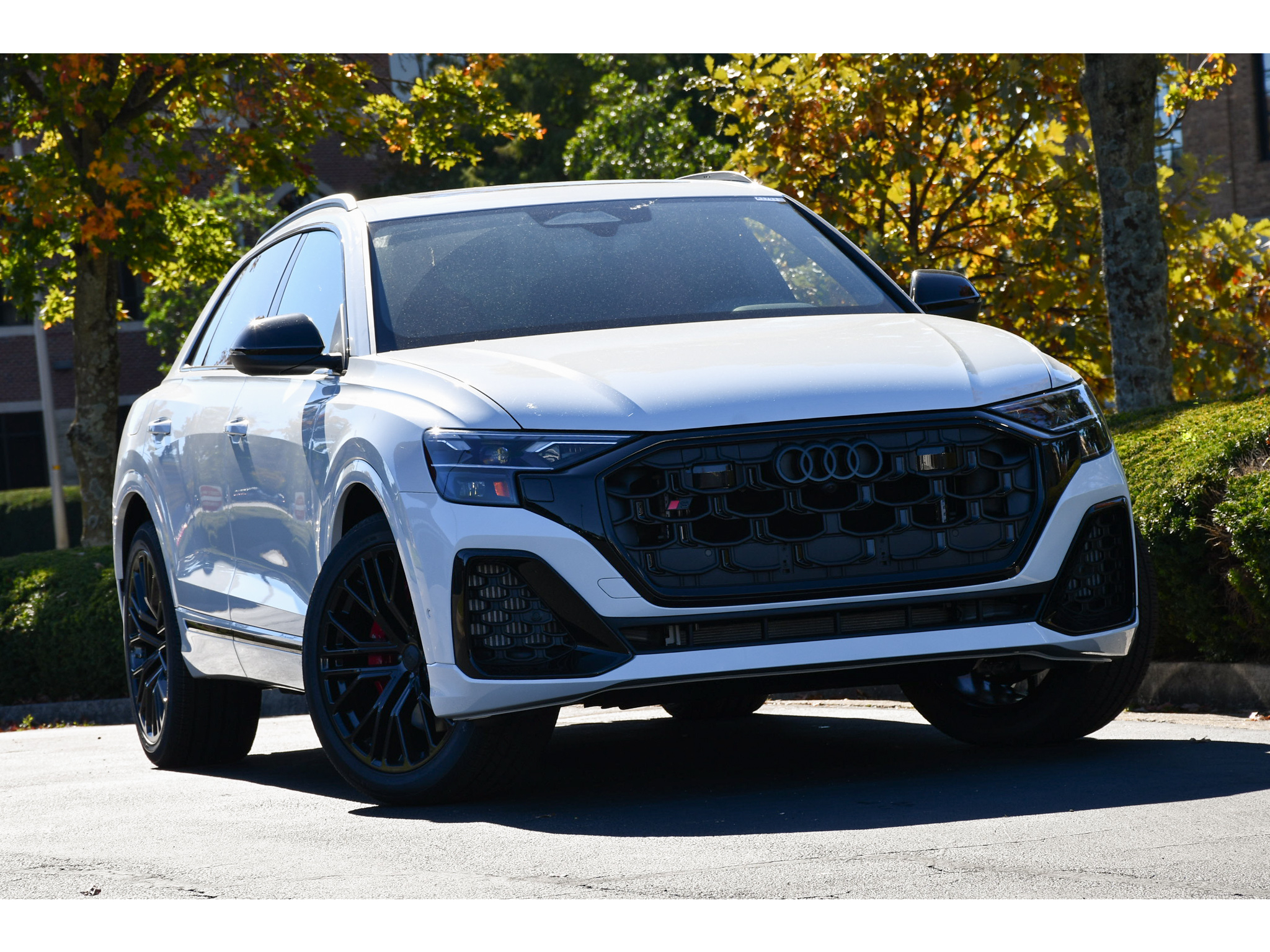 Glacier White Metallic 2027 Audi SQ8 SUV / Crossover All-Wheel Drive 8-Speed Automatic