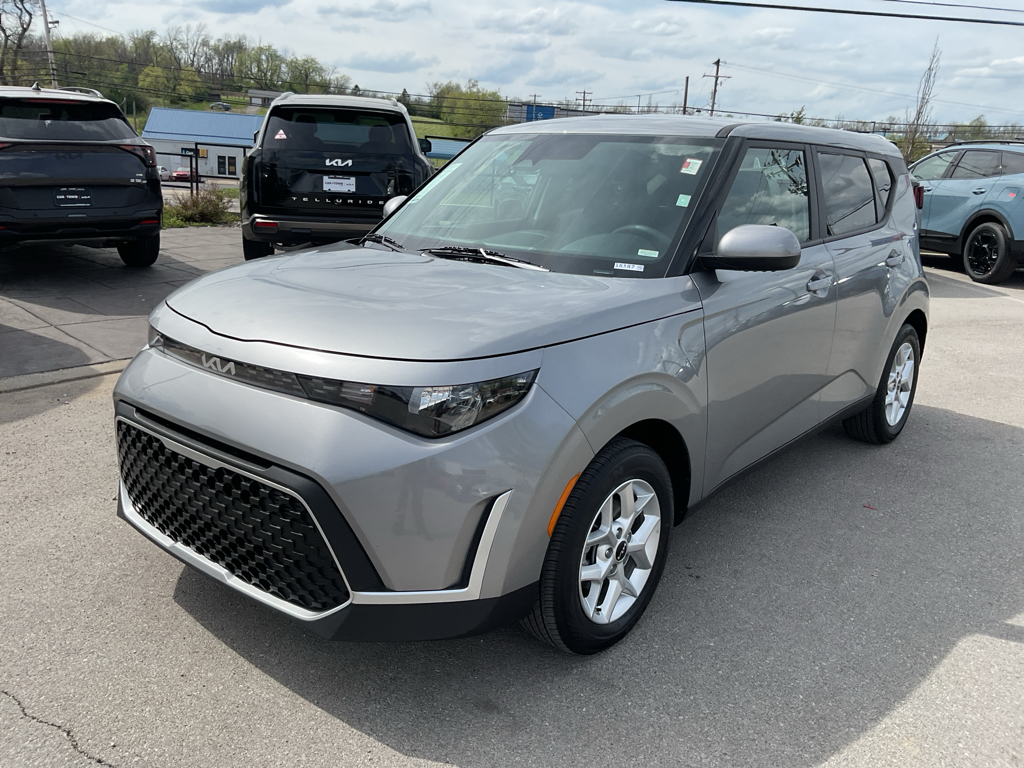 View vehicle photo 3