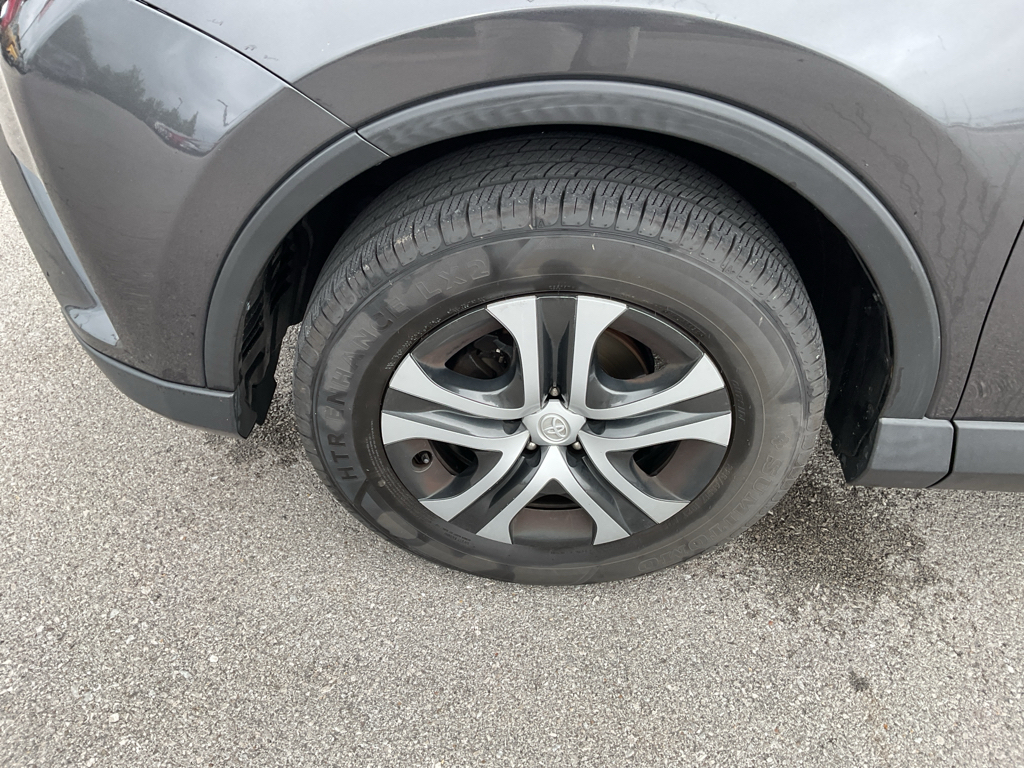 View vehicle photo 4