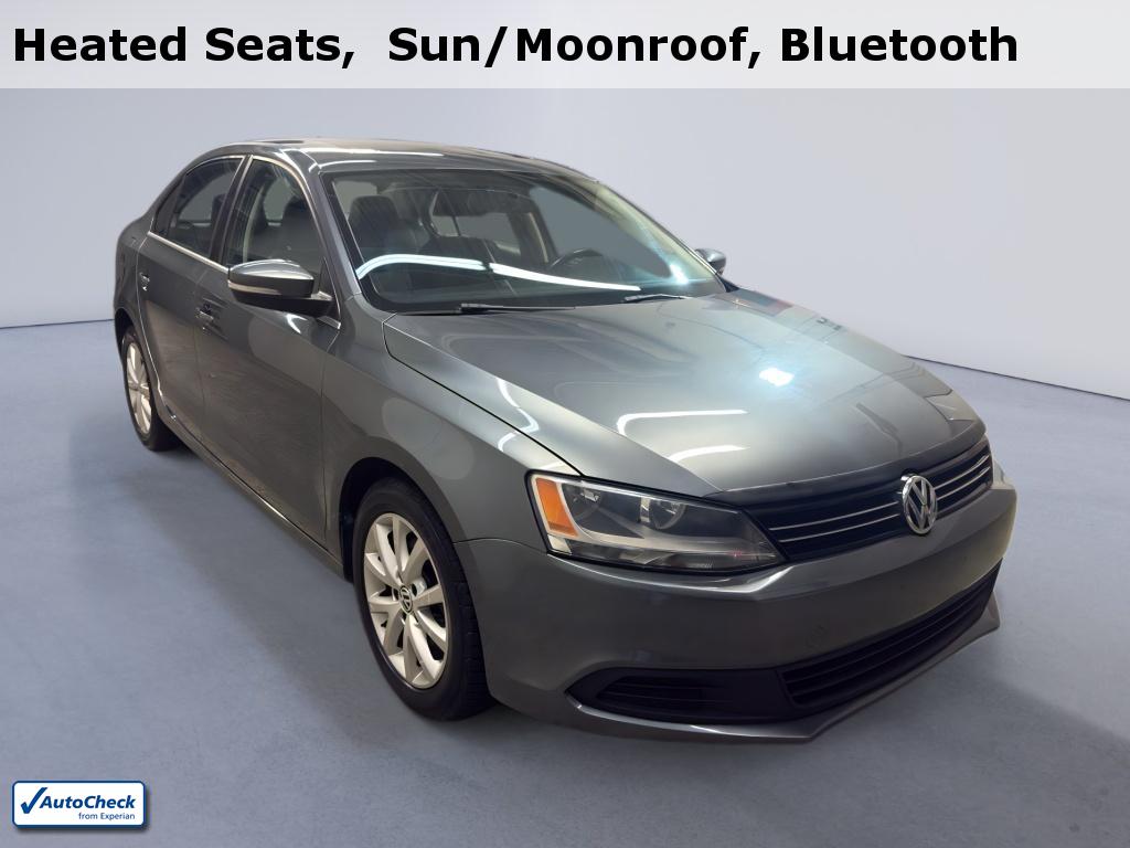 Platinum Gray Metallic 2013 Volkswagen Jetta SE with Conv and Sunroof Sedan Front-Wheel Drive 6-Speed Automatic