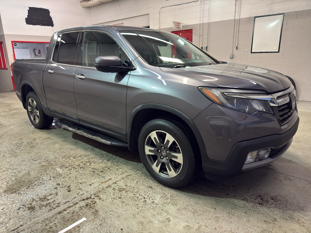Gray (Modern Steel Metallic) 2017 Honda Ridgeline RTL-E AWD Pickup Truck All-Wheel Drive 6-Speed Automatic