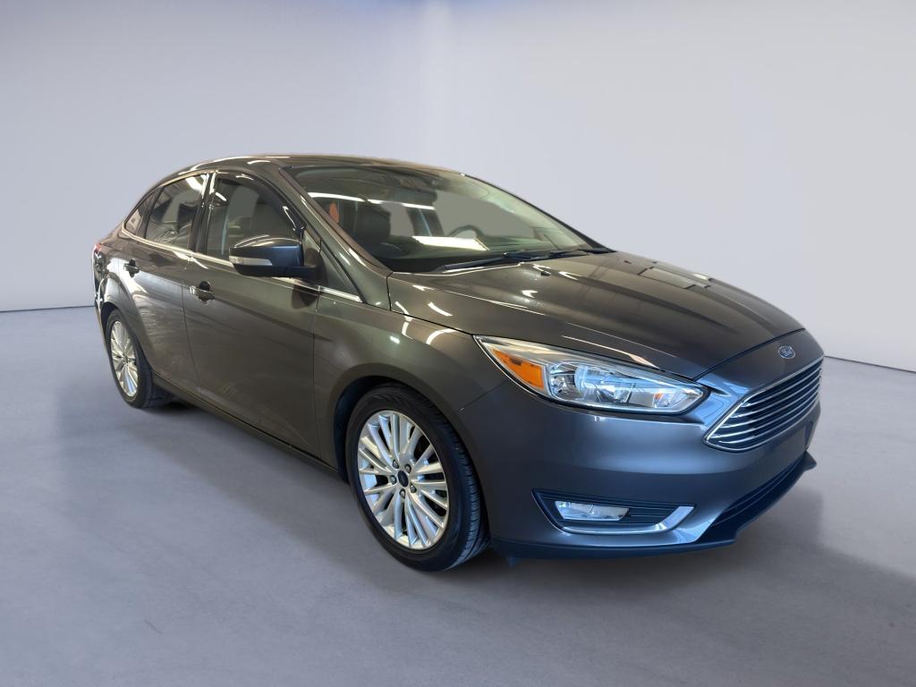 Gray (Magnetic) 2016 Ford Focus Sedan Front-Wheel Drive 6-Speed Automatic