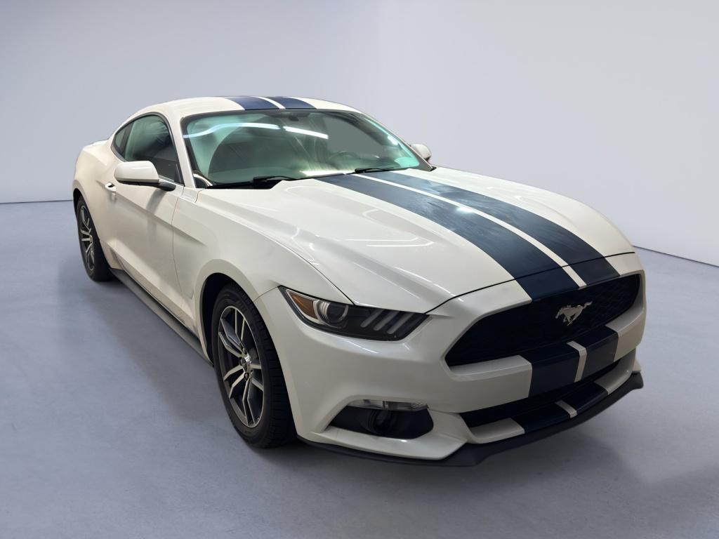 White Platinum Metallic Tri-Coat 2017 Ford Mustang Coupe Rear-Wheel Drive 6-Speed Automatic