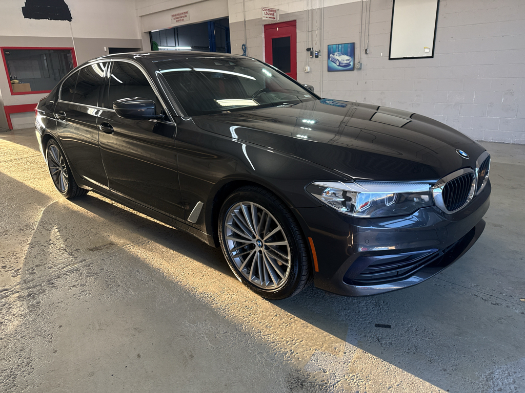 Gray (Dark Graphite Metallic) 2019 BMW 5 Series Sedan All-Wheel Drive 8-Speed Automatic