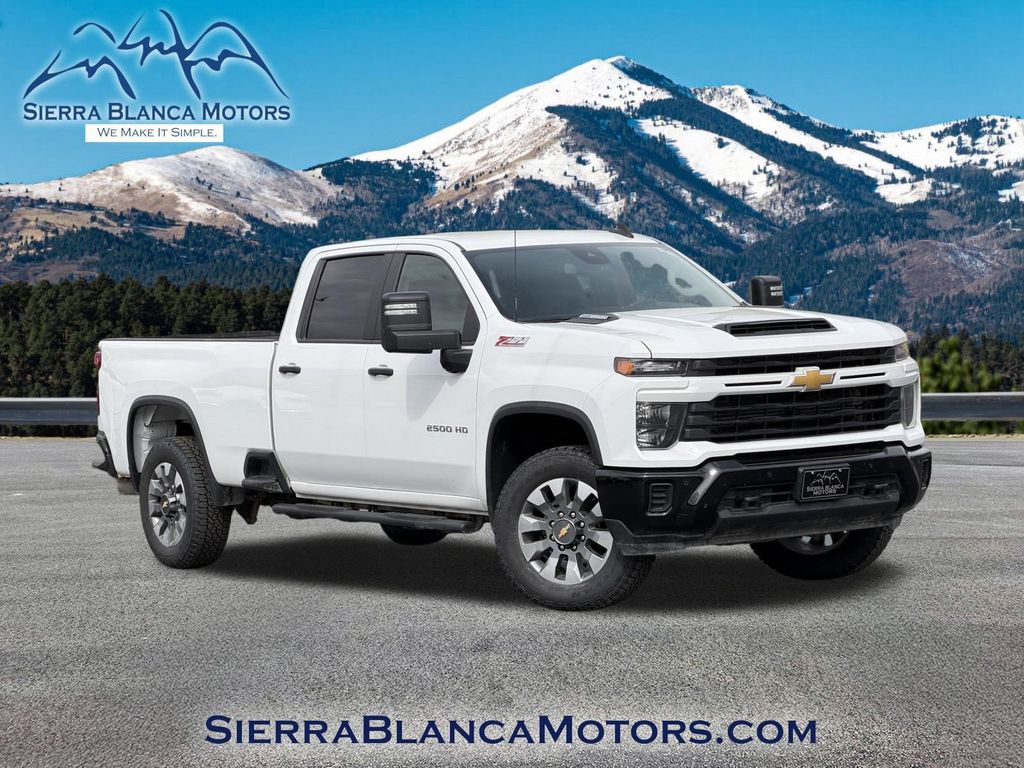 Summit White 2025 Chevrolet Silverado 2500HD Custom Crew Cab 4WD Pickup Truck Four-Wheel Drive Automatic