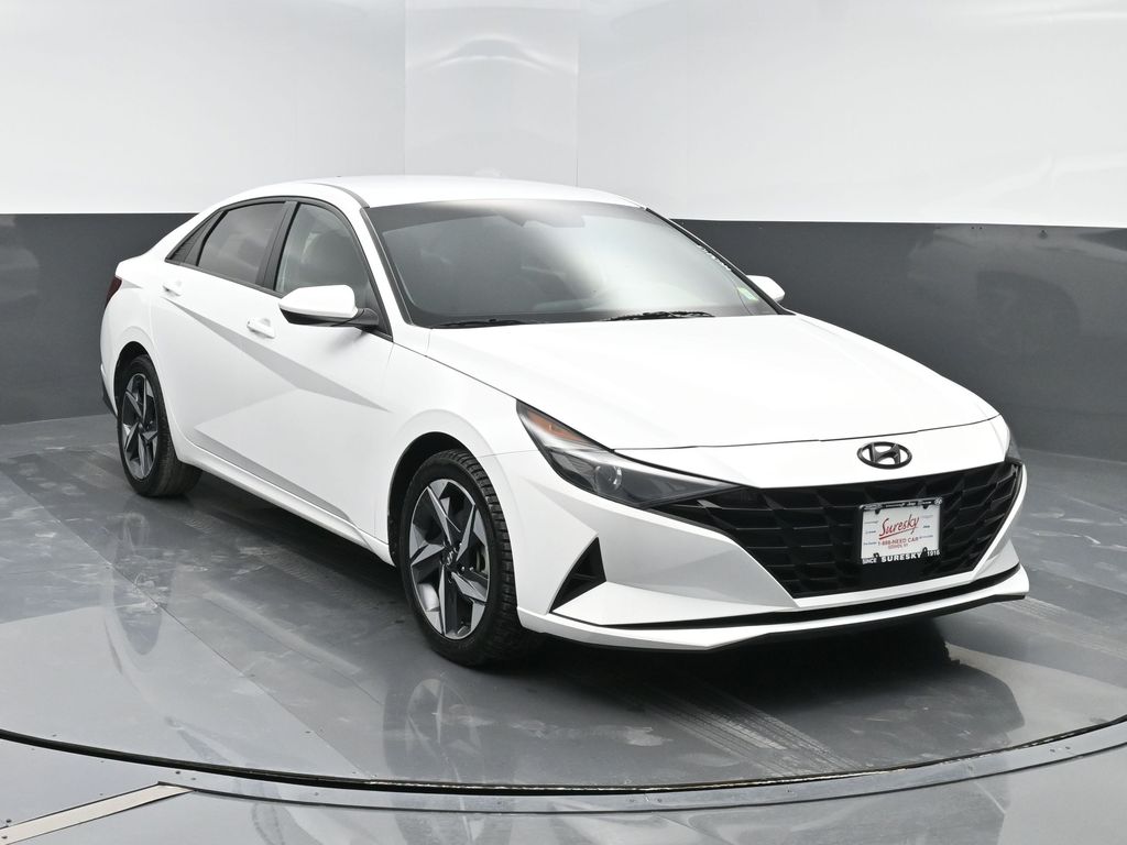 2023 Hyundai Elantra SEL FWD