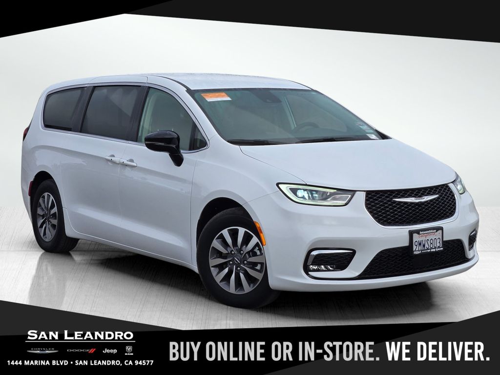 2024 Chrysler Pacifica Hybrid Select FWD