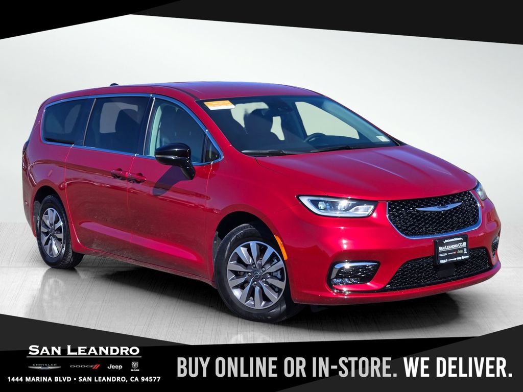 Red Hot Pearlcoat 2024 Chrysler Pacifica Hybrid Select FWD Minivan Front-Wheel Drive Continuously Variable Transmission