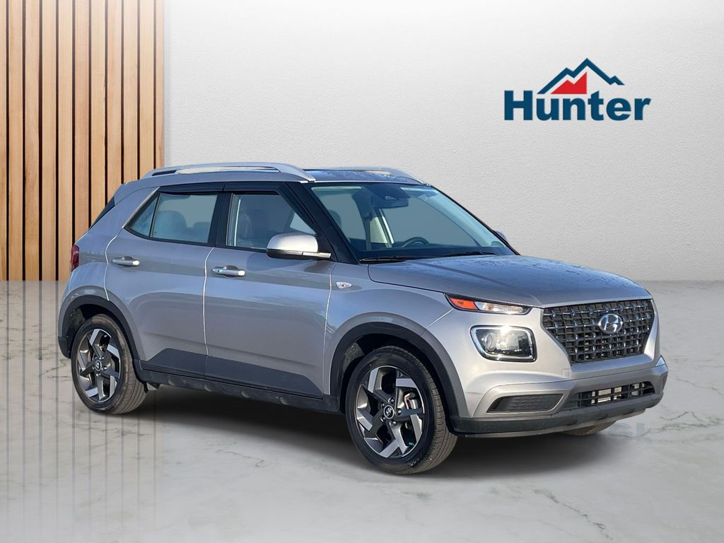 Shimmering Silver 2024 Hyundai Venue SEL FWD SUV / Crossover Front-Wheel Drive Continuously Variable Transmission