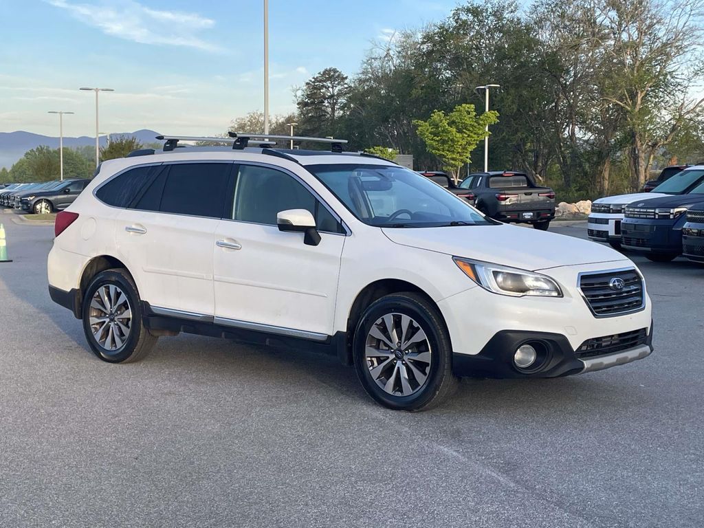 Crystal White Pearl 2017 Subaru Outback 3.6R Touring AWD Wagon All-Wheel Drive 6-Speed CVT