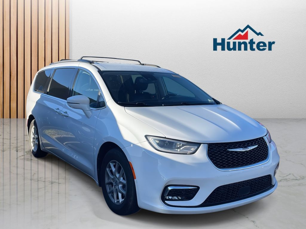 Bright White Clearcoat 2022 Chrysler Pacifica Touring L FWD Minivan Front-Wheel Drive 9-Speed Automatic