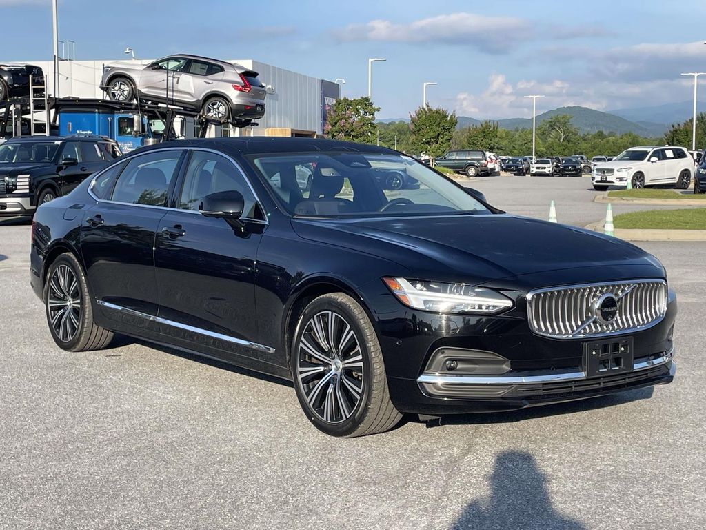 Onyx Black Metallic 2025 Volvo S90 Sedan All-Wheel Drive 8-Speed Automatic